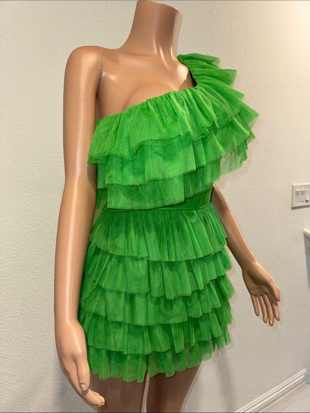 Green One-Shoulder Ruffle Dress - Picture 2 of 7
